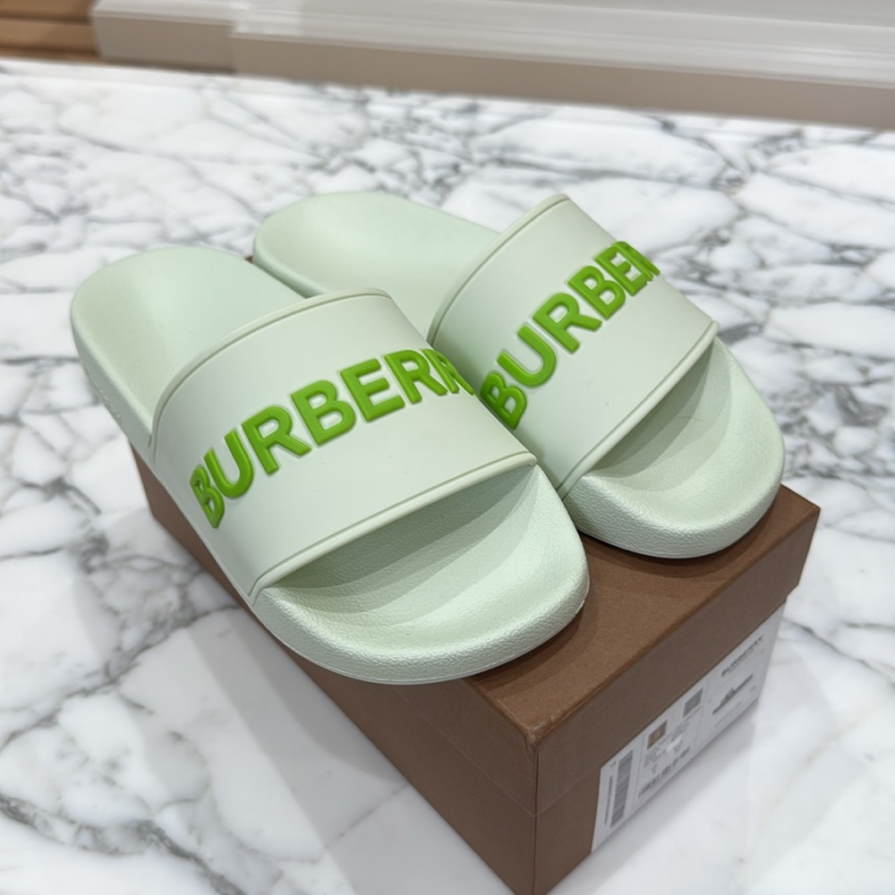 BURBERRY SLIDE GREEN 37 NEW W BOX